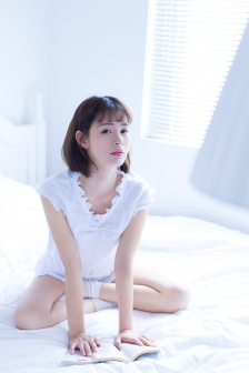 涂了春药被一群人伦爽99势